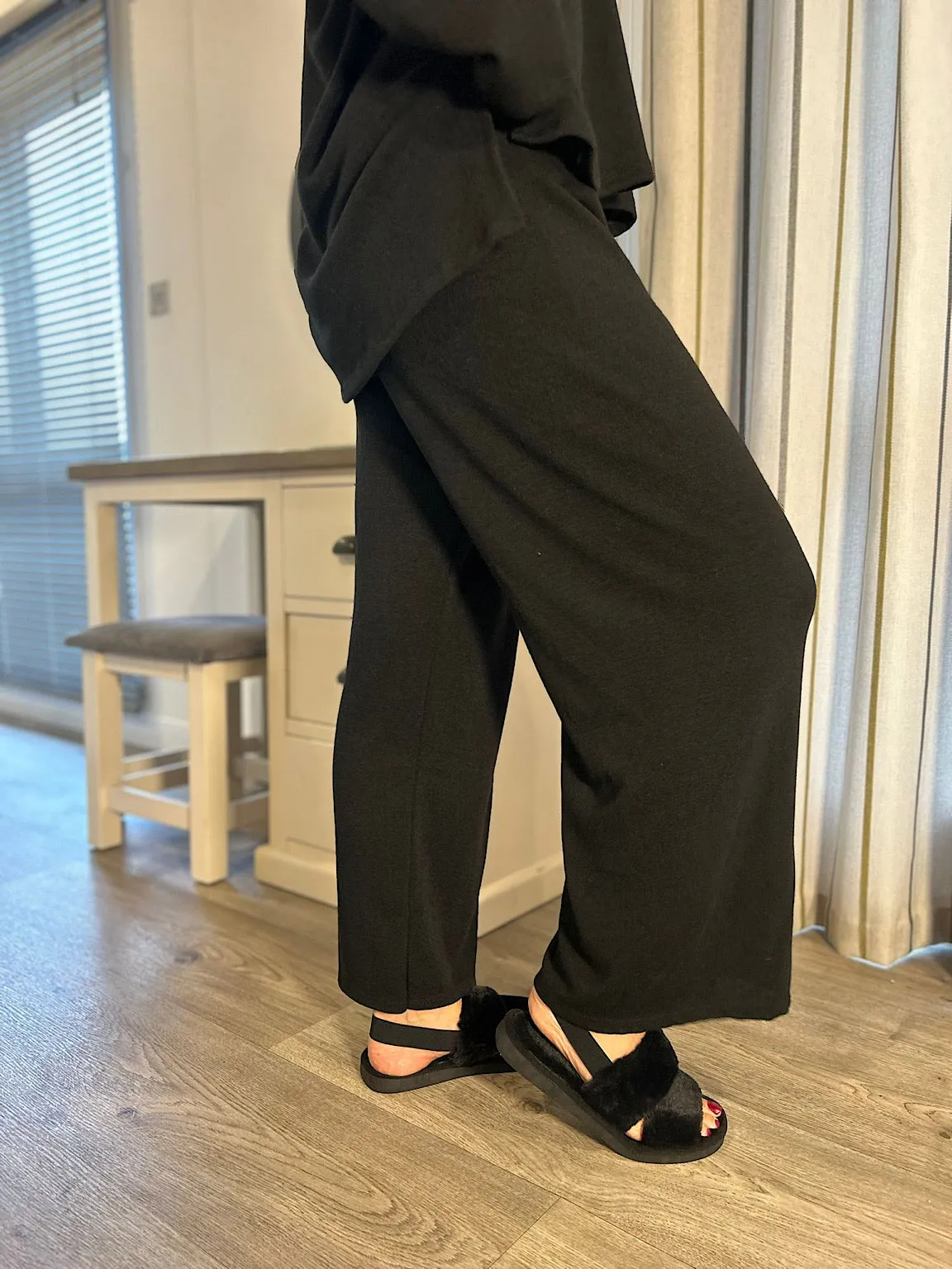 Black Wide Leg Relaxed Trousers