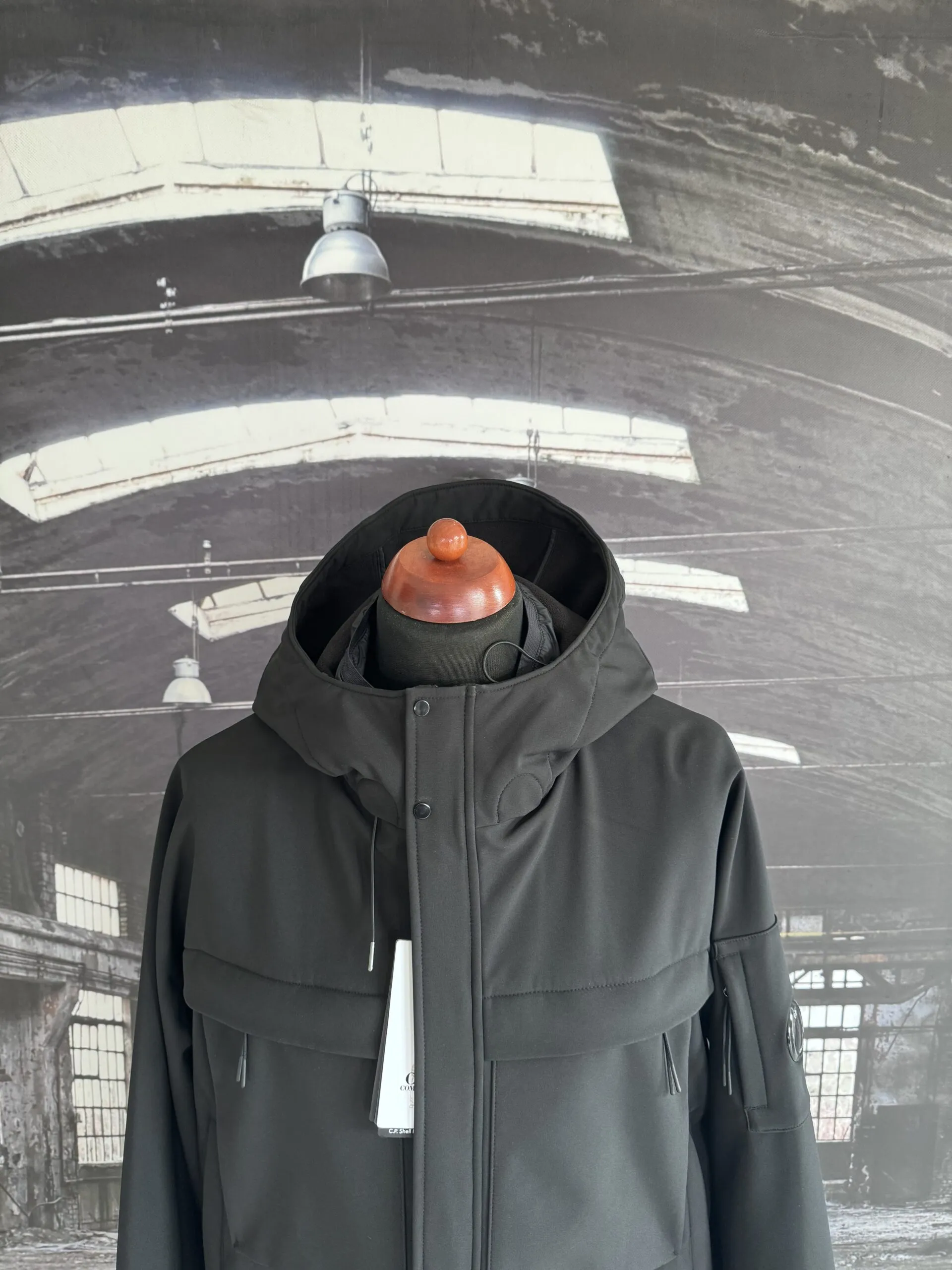 C.P. COMPANY SHELL R LENS JACKET