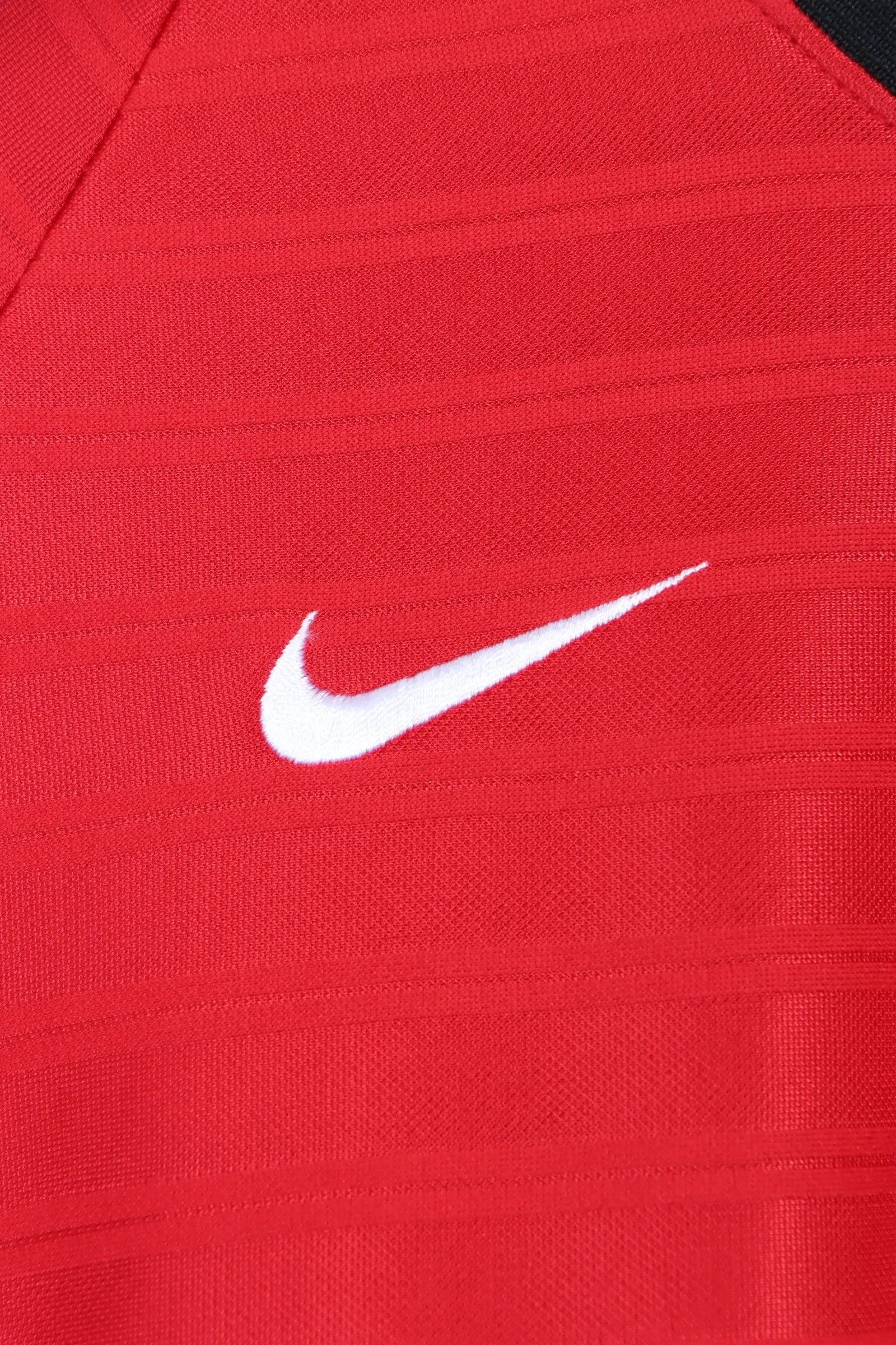 NIKE #8 Sleeve Patches Red Sports Jersey (M)