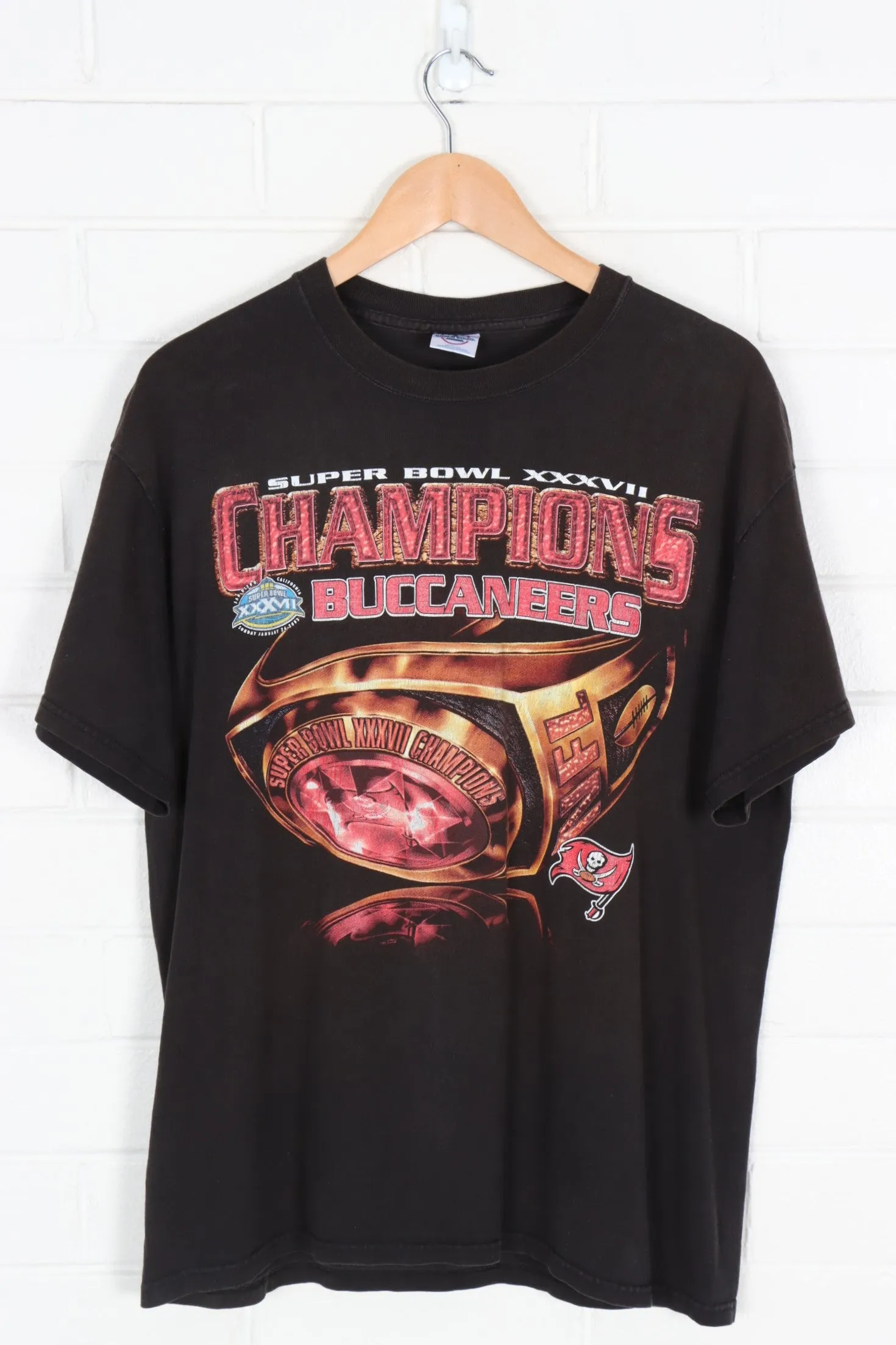 SUPER BOWL Champions Tampa Bay Buccaneers NFL Football Tee (L)