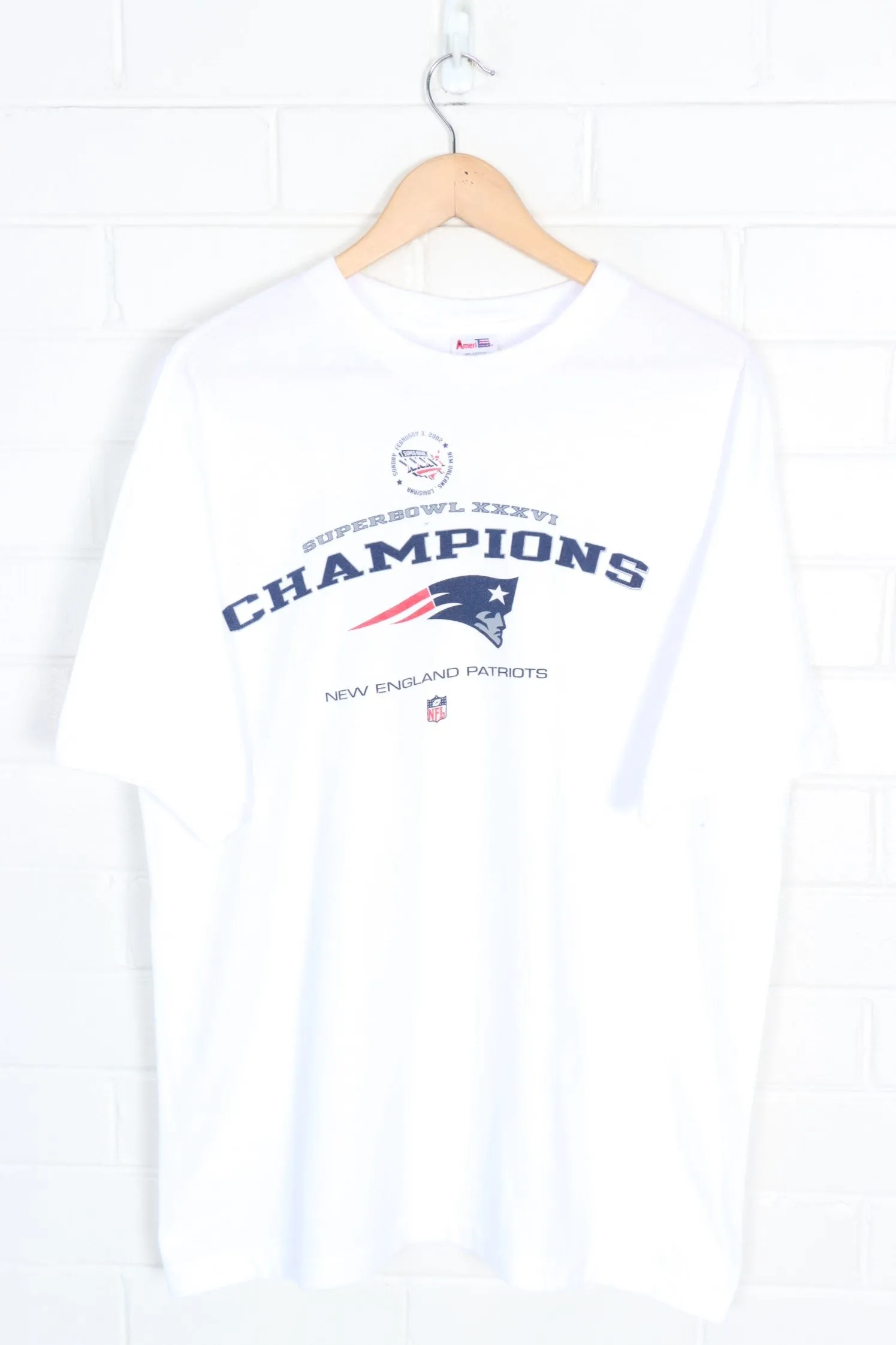 SUPERBOWL New England Patriots Champions USA Made Tee (L)